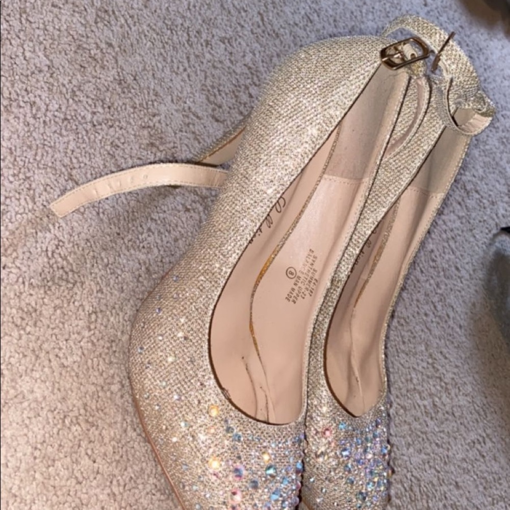 Heels - Picture 5 of 6